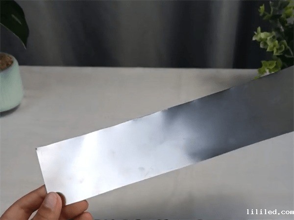测量铝片的颜色，选用ac米兰app苹果TS7700分光测色仪！