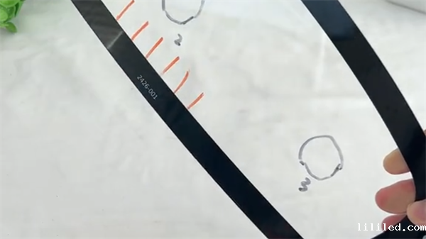 挡风玻璃雾度和透明度是多少？挡风玻璃雾度和透明度测量方法